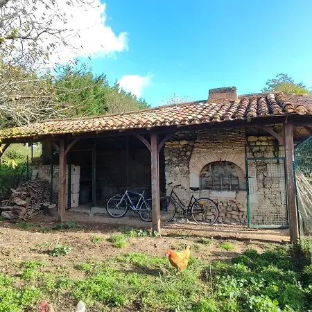 Homestay Chez Bardon Brossac